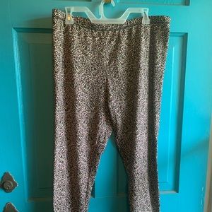 GUC XL Leopard print with pink detail leggings